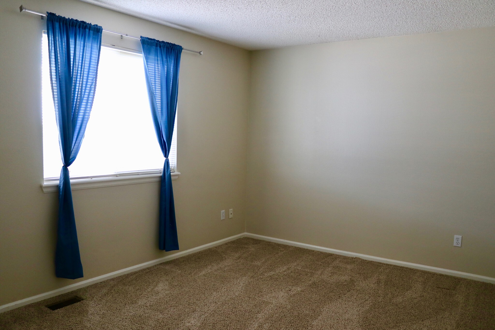 Building Photo - 4822 Tarcoola Ln