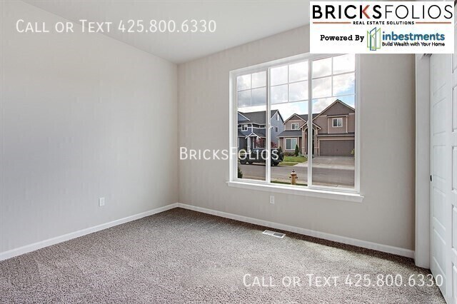 Building Photo - Lacey Living Awaits You – Comfort and Styl...
