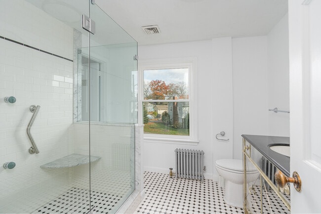 Building Photo - 83 Betsey Williams Dr