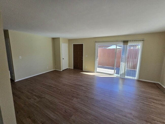 Building Photo - 341 Woodland Pl