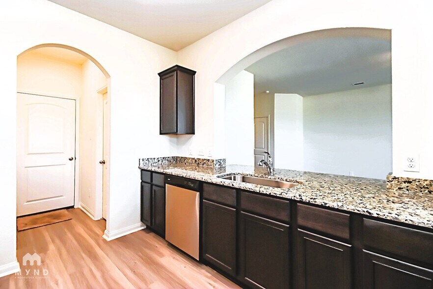 Building Photo - 5819 Littoral Rd
