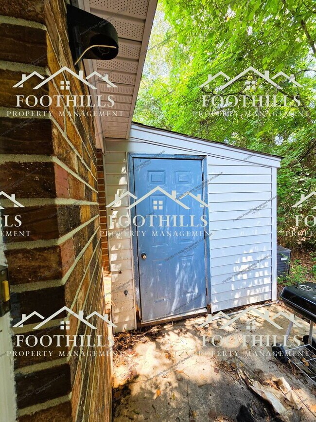 Building Photo - 119 Woodland Dr