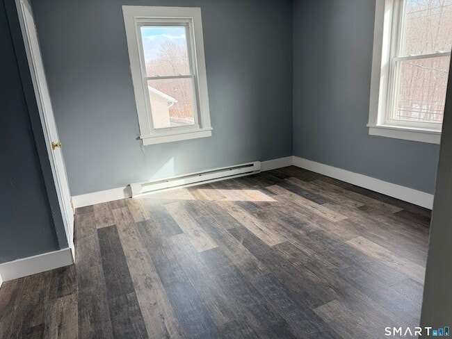 Building Photo - 139 N Main St