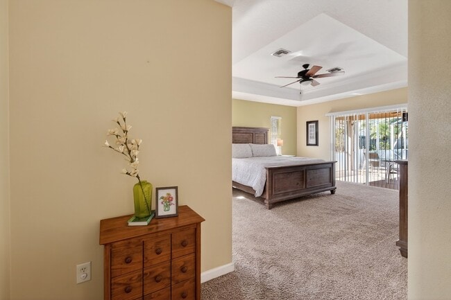 Building Photo - 3221 SE Quay St