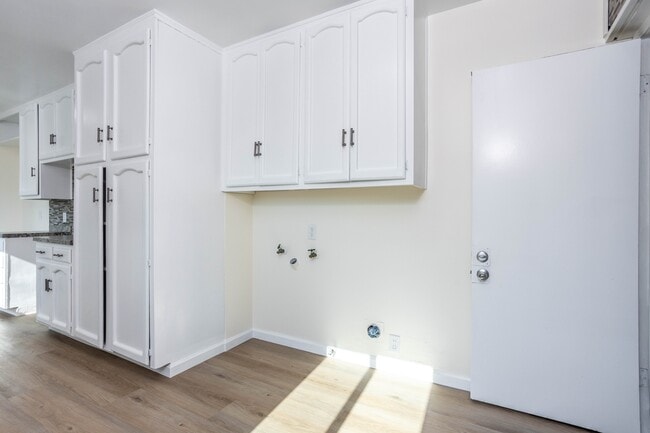 Building Photo - 312 S Myrtle St