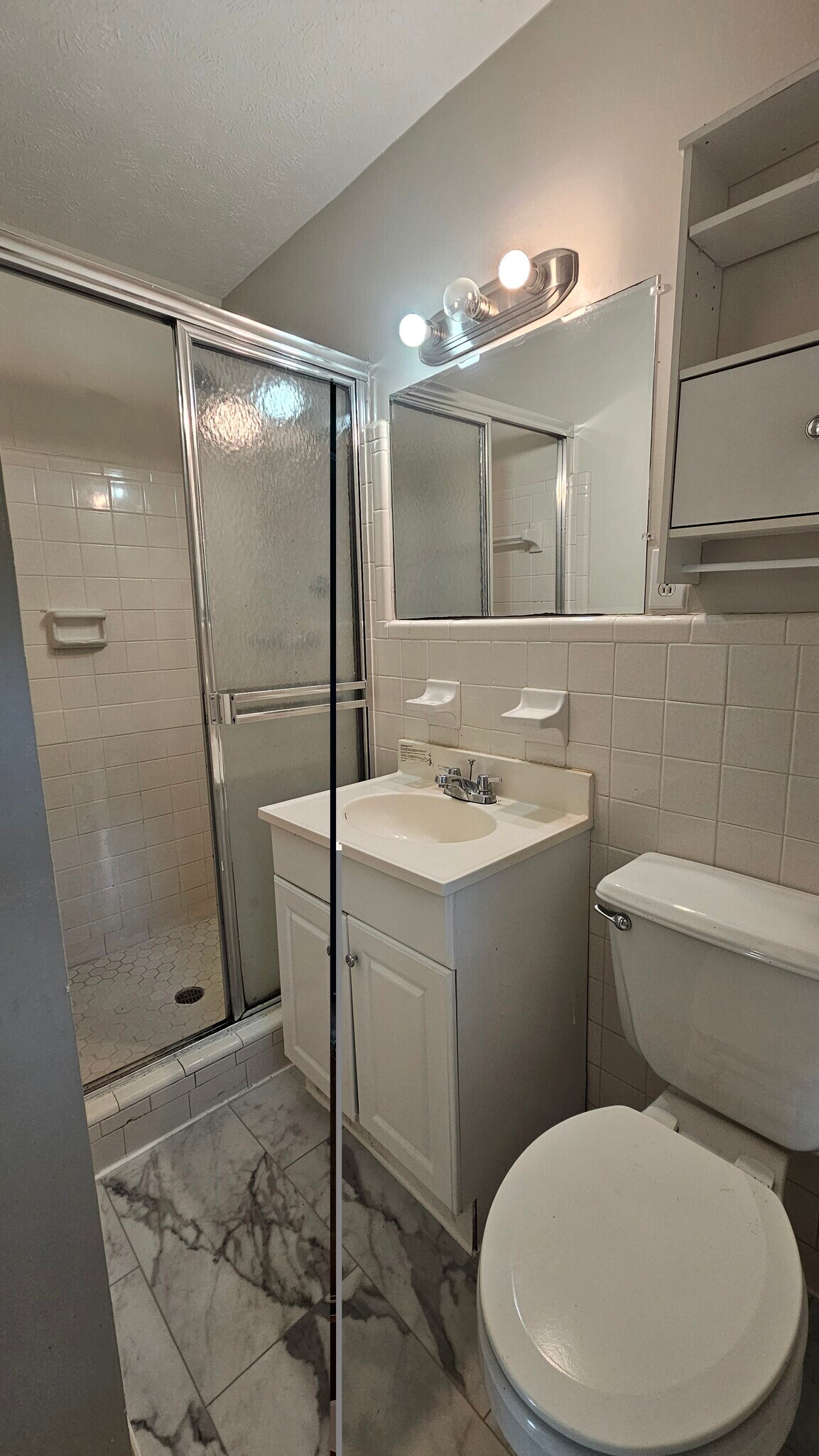 Master bathroom - 2323 Jomarc Way
