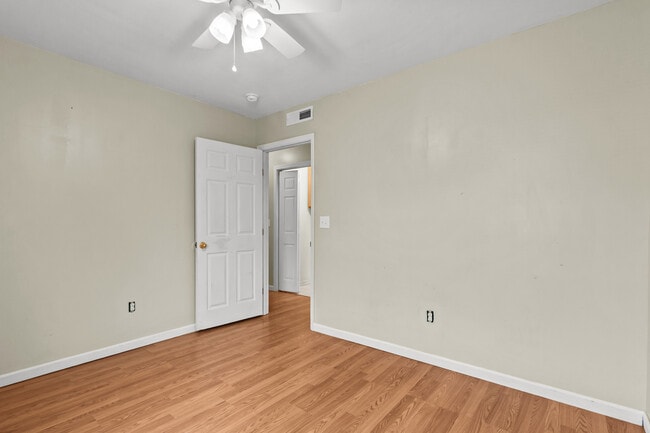 Building Photo - 883 N Cool Ave