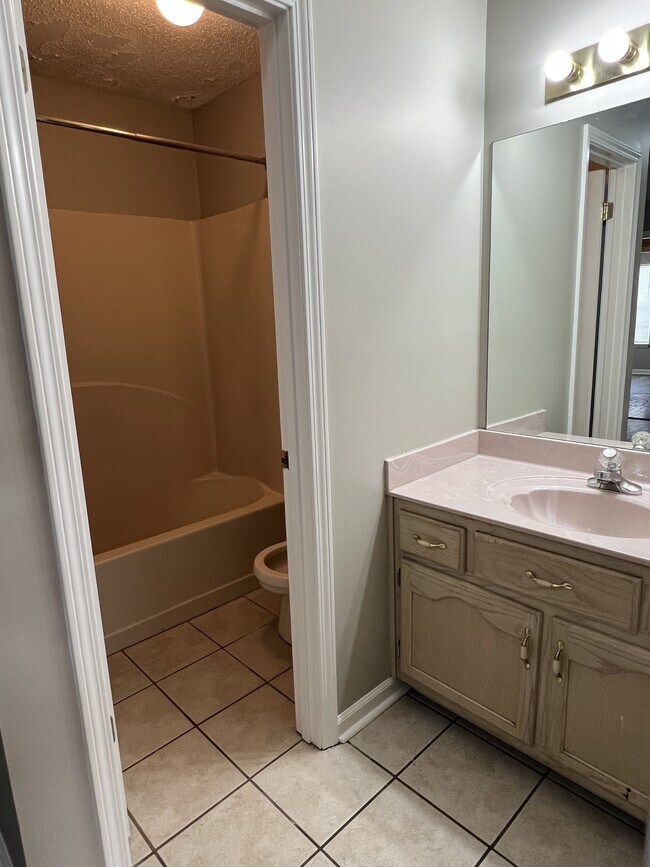 Building Photo - 9593 Daly Dr