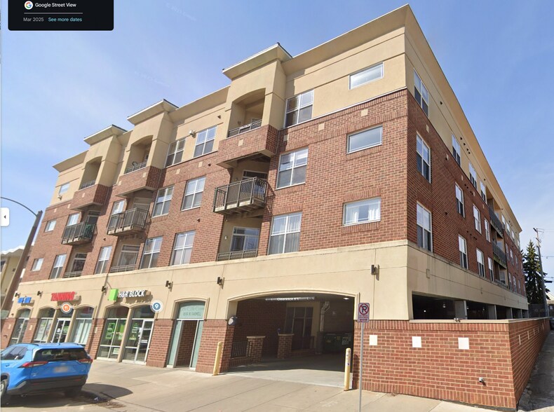 Primary Photo - 1619 N Farwell Ave