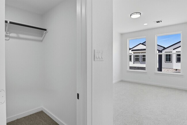 Building Photo - 2927 El Fenice Ln