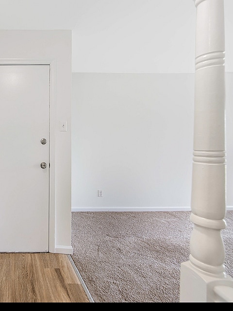 WoodsMill_Unit2-001 - Woods Mill Park Apartments & Townhomes