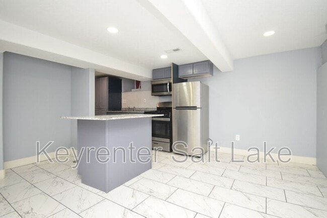 Building Photo - 33 E Cleveland Ave