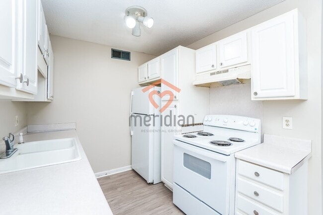 Building Photo - 2 bed / 1 bath ~ Ladson, SC