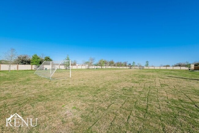 Building Photo - Coming Soon!