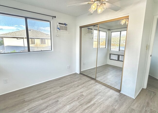 Building Photo - SPACIOUS 3 BEDROOM 2.5 BATH HOME IN KAIMUKI W/2 CAR GARAGE