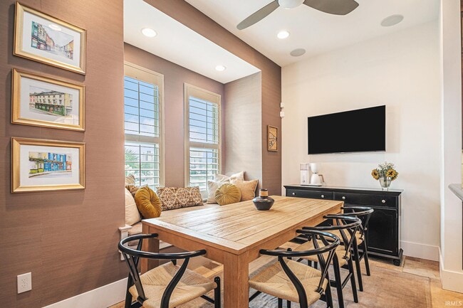 Building Photo - 112 S Niles Ave