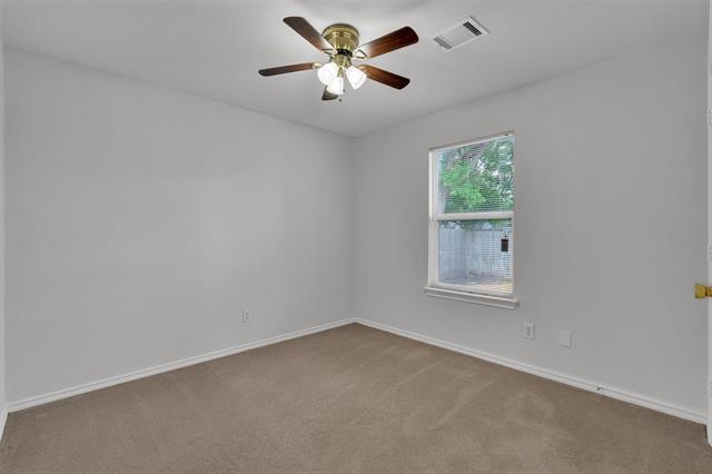 Building Photo - 712 Riverhead Dr