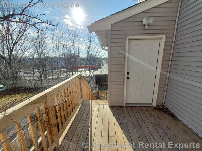 Building Photo - 289 Fellsway W