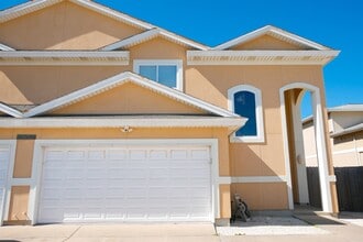 Building Photo - 15433 Cruiser St