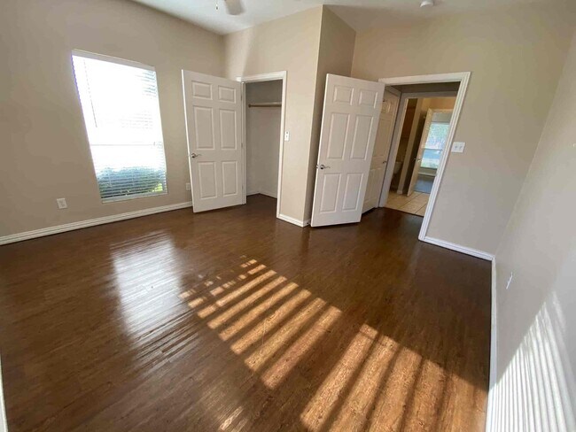 Building Photo - 300-306 East Main Street