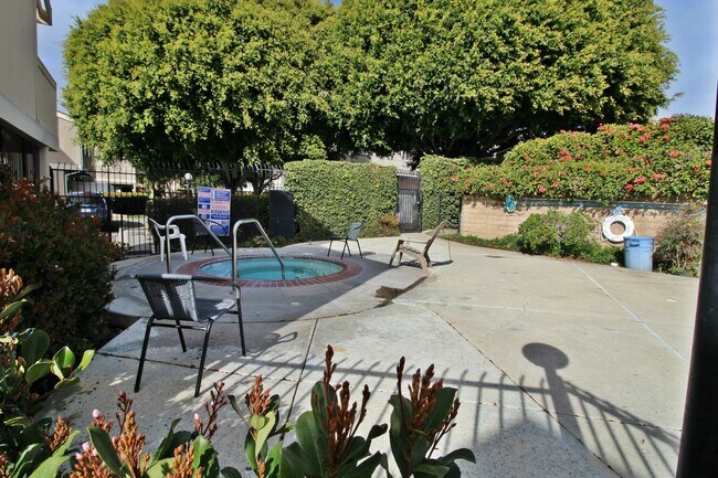 Building Photo - 3 Bedroom + 2.5 Bathroom Condo | Ralston Village Community | Ventura | Unfurnished