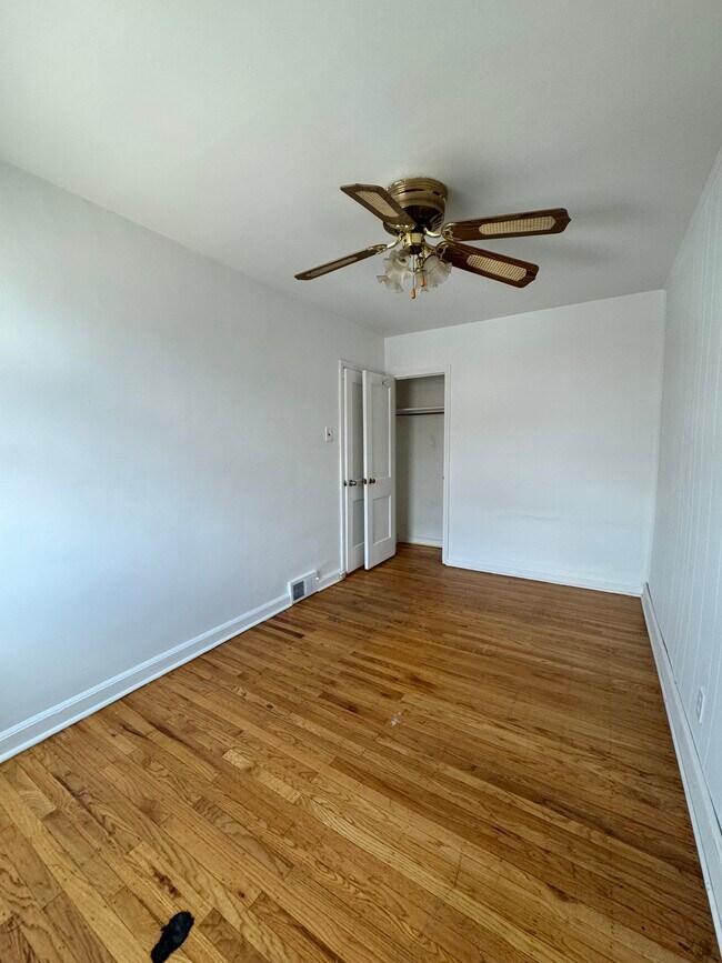 2nd bedroom 2 - 205 W Colonial St