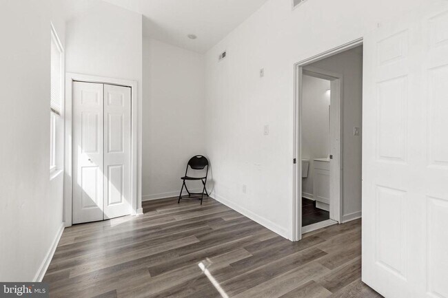 Building Photo - 2550 Kensington Ave