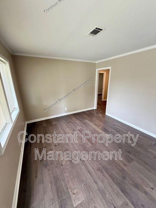 Building Photo - 4279 Ayers Rd