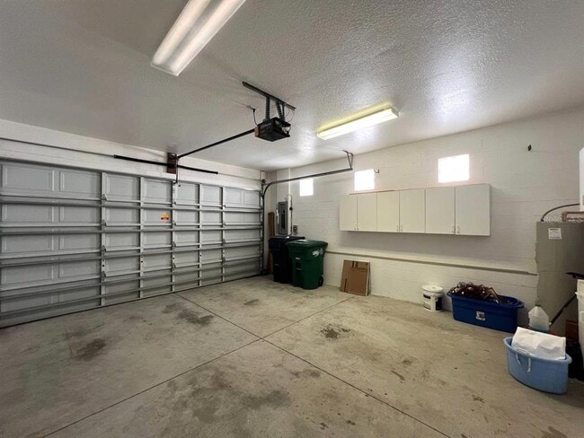 Building Photo - 3817 W Tacon St