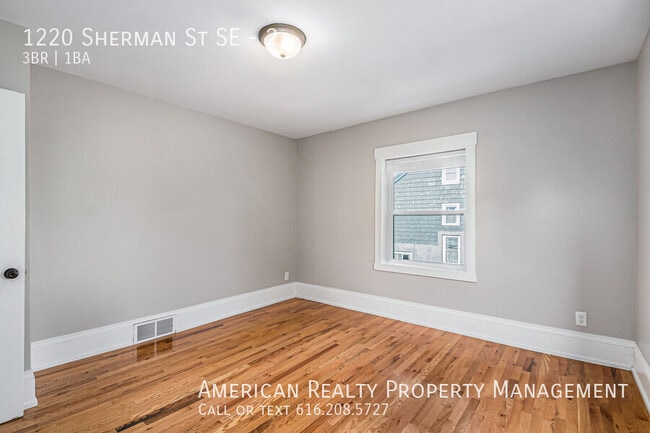 Building Photo - 1220 Sherman St SE