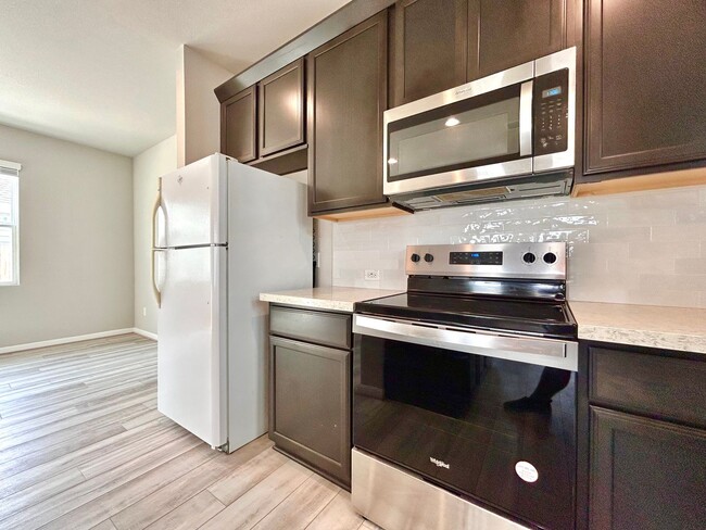 Building Photo - 202 Elm Br Trl