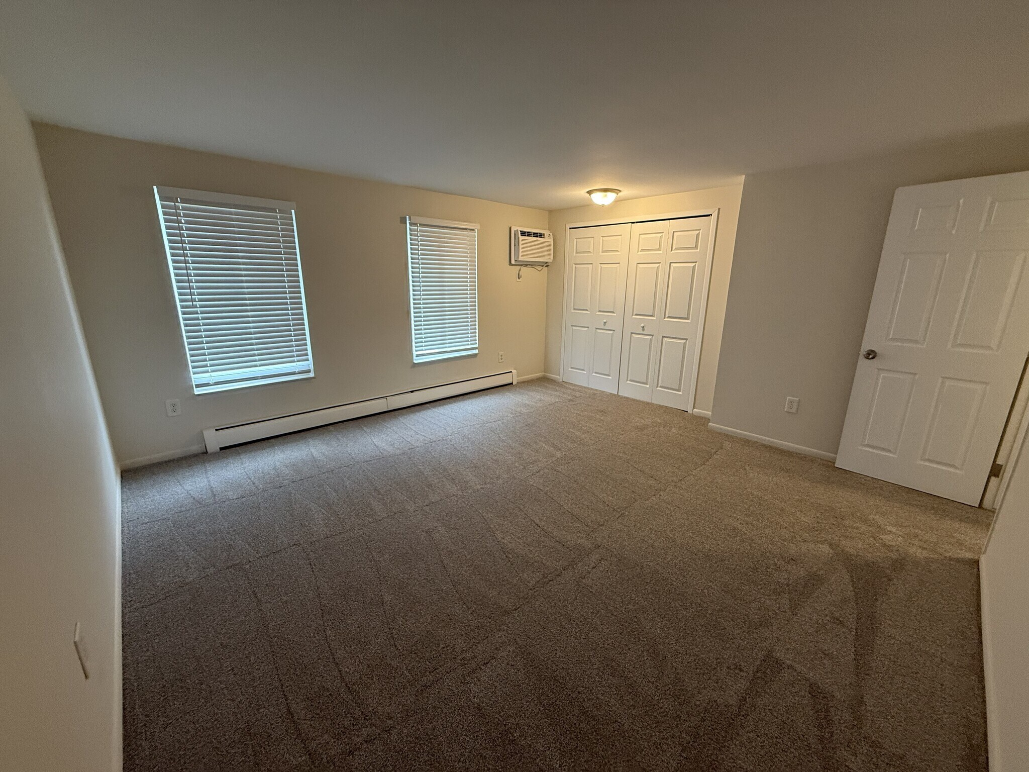 Master bedroom - 1133 Tienken Ct