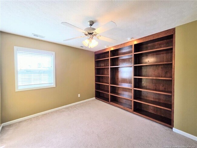 Building Photo - 1612 Middle Creek Cir