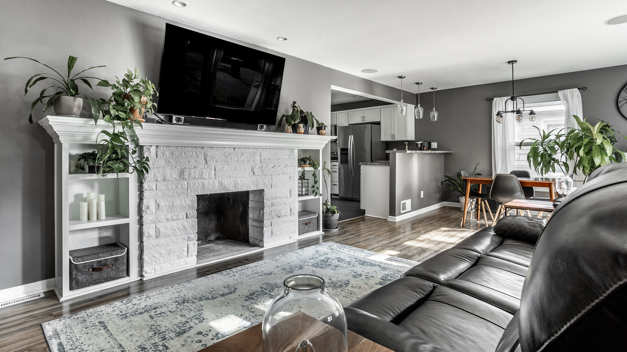 Living Room - 5860 Primrose Ave