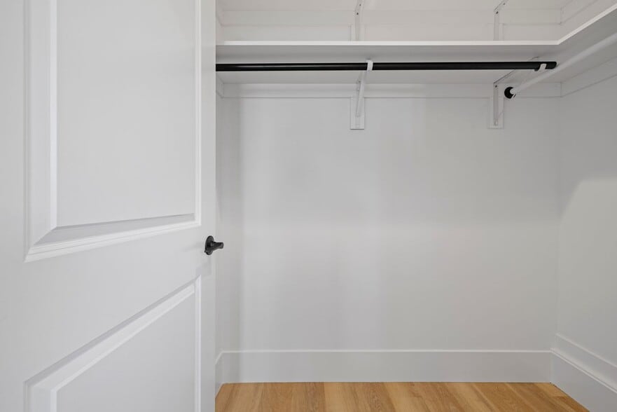 Building Photo - 14860 Envoy St