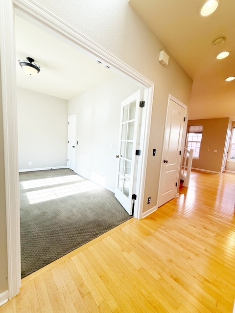 Building Photo - 32 NE Sunset St