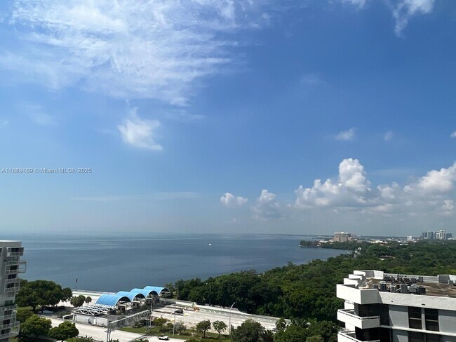 Building Photo - 2475 Brickell Ave