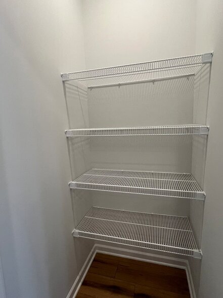 Building Photo - 967 Horse Mountain Rd