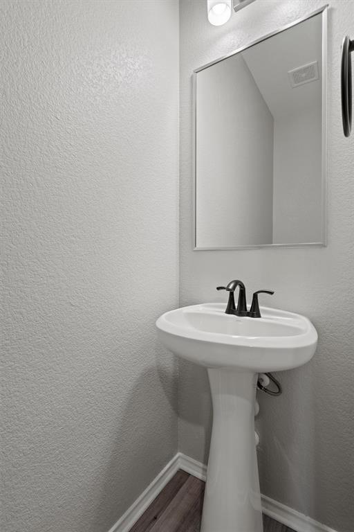 Building Photo - 213 Sweet Autumn Dr