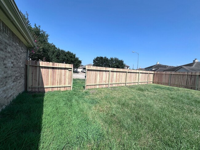 Building Photo - 9530 Flying Eagle Ct