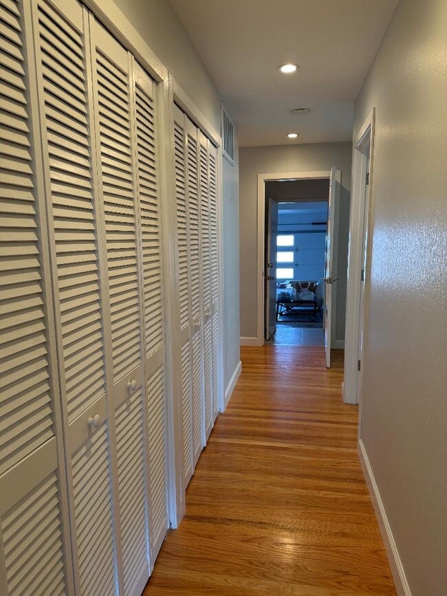 Building Photo - 3415 Isherwood Pl