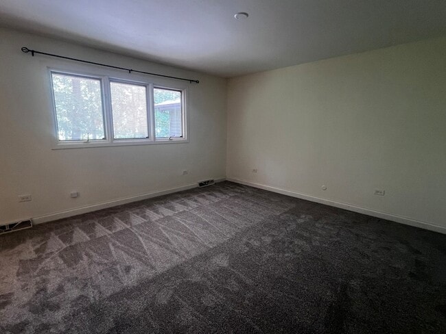 Building Photo - 809 Overlook Dr