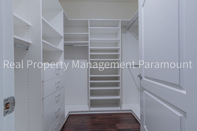 Building Photo - me 3-Bedroom Condo for Rent – Spacious, Mo...