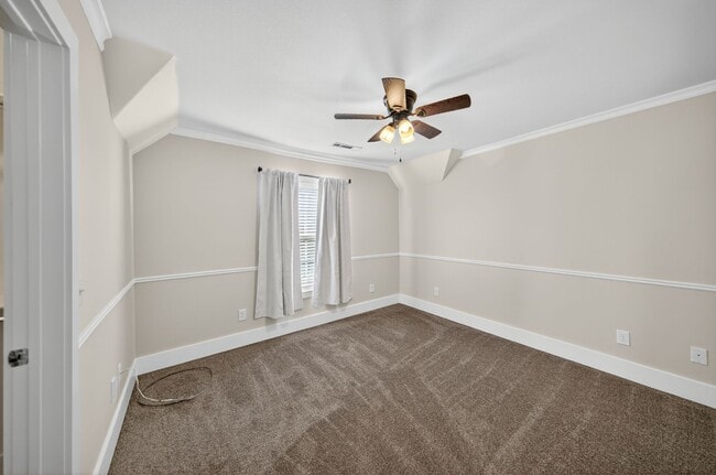 Building Photo - Great Home in Qiuet Friendly Neighborhood ...