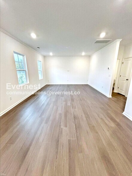 Building Photo - 44 Regal Gdns Ct