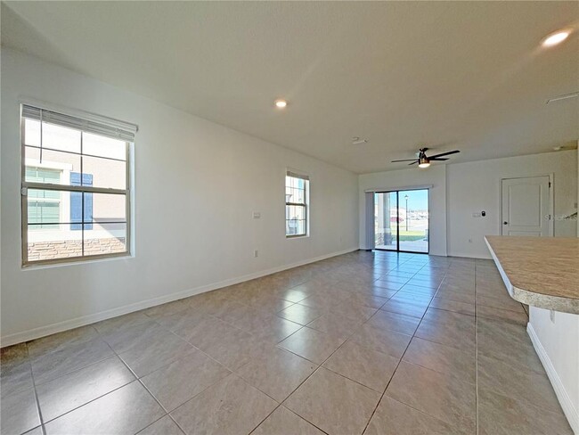 Building Photo - 1719 Walnut Crk Dr