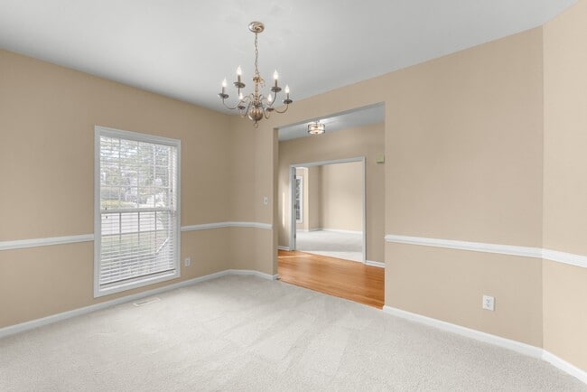 Building Photo - 108 Castlebury Creek Ct
