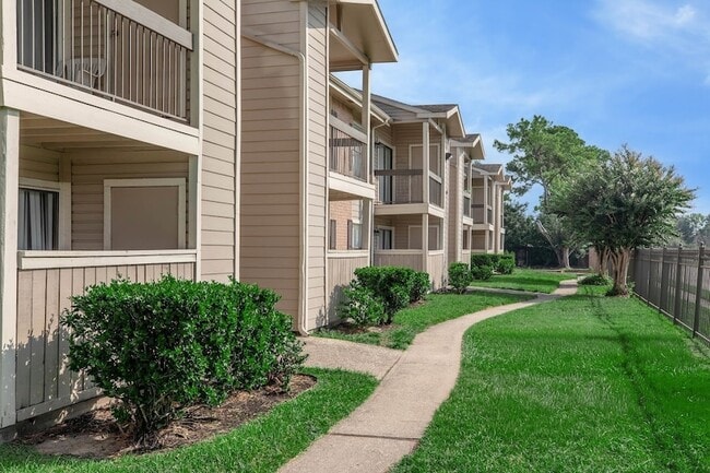 Building Photo - 12335 Antoine Dr