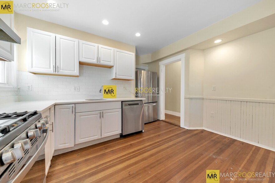 Building Photo - 31 Champney St