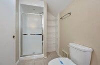 Building Photo - 8756 Sproat Ave